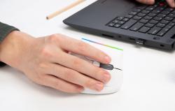 Delux Bezdrátová vertikální myš M618C 2,4G 1600DPI RGB (bílá)