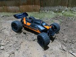 DF models RC auto RC buggy DirtFighter By 1:10 + sleva 400,- na příslušenství