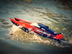 DF models RC loď Avanti BR V2