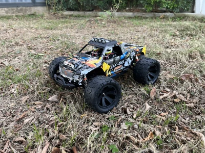 DF models RC Truck DF-06 PRO Brushless s gyroskopem, 1:14 RTR v tuningovém provedení