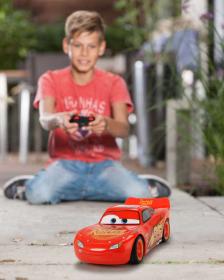 Dickie RC Auto Blesk McQueen na vysílačku 2,4GHz na baterie Auta 3 (Cars)