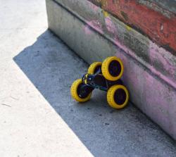 Dickie RC Auto Firen Frost Flippy trikové na vysílačku 2,4GHz na baterie Světlo