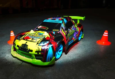 Dickie RC Auto Tornado Drift 4x4 na vysílačku 2,4GHz na baterie Světlo USB