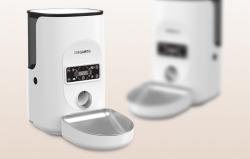 Dogness F17-M bílý automatický dávkovač krmiva se nerezovou miskou