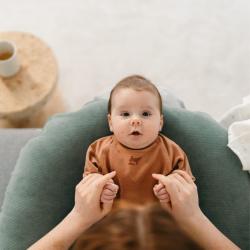 Doomoo Buddy multifunkční kojící polštář Corduroy Green