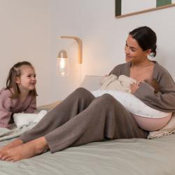 Doomoo Buddy multifunkční kojící polštář Flower Pink