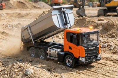 DOUBLE E SCANIA G540 oranžová kabina 1:20 RC sklápěč