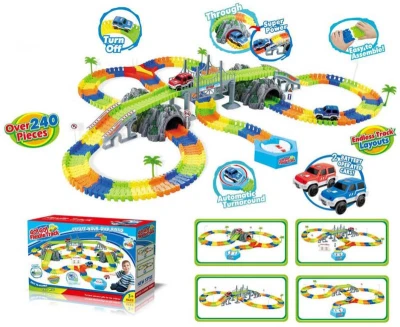 Dráha variabilní Go Go Flexile Track set 240dílů s točnou a 2 autíčky na baterie Světlo