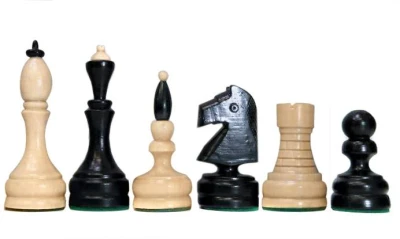 Klasická klubovka dřevěné šachové figurky