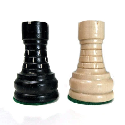 Klasická klubovka dřevěné šachové figurky
