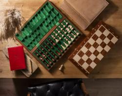 Dřevěné šachy.cz Turnajové šachy č. 5 lesklé se dvěma dámami