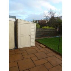 DURAMAX 06625 SideMate Zahradní domek 122 x 187,5 x 242 cm, vinylový, béžový