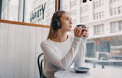 Edifier Bezdrátová sluchátka WH700NB Pro, ANC (černá)