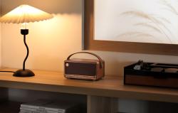 Edifier Přenosný reproduktor Bluetooth MP330 (hnědý)