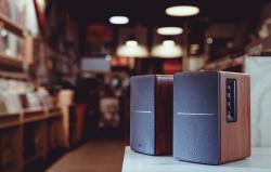 Edifier Reproduktory 2.0 R1280DB (hnědé) Edifier Reproduktory 2.0 R1280DB (hnědé)