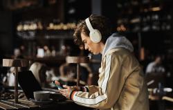 Edifier Bezdrátová sluchátka W820NB Plus, ANC (béžové)