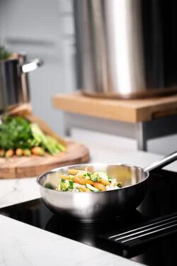 ELO 24216 Profi Cuisine Hrnec Ø 16 cm, 1,9 l, nerezový
