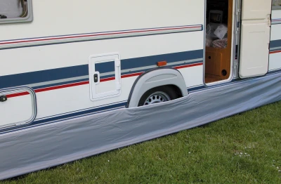 Eurotrail Protiprůvanová zástěna 350cm