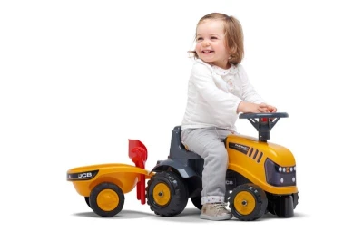 Falk Odrážedlo 215C Baby JCB žlutý s vlečkou a lopatkou s hrabičky