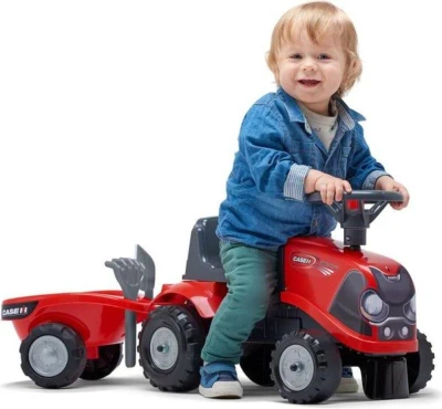 Falk Odrážadlo 238C Baby Case IH červený s vlečkou a lopatkou s hrabličkami