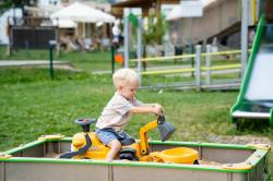 Falk Odrážadlo Marcel Construction s nakladačom, vlečkou a bagrom