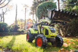 Falk Šlapací traktor 1010W Claas Axos s nakladačem, rypadlem a vlečkou
