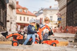 Falk šlapací traktor 2065N Kubota backhoe s předním bagrem a přívěsem s otočným bagrem