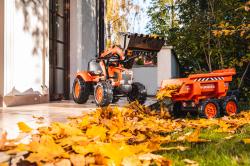 Falk šlapací traktor 2090W Kubota s přední a zadní lžící a přívěsem