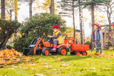 Falk šlapací traktor 2090W Kubota s přední a zadní lžící a přívěsem