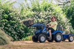 Falk Šlapací traktor 3090M New Holland T8 s nakladačem a vlečkou