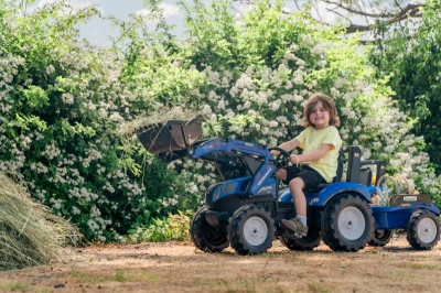Falk Šlapací traktor 3090M New Holland T8 s nakladačem a vlečkou
