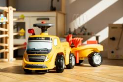 Falk Traktor volvo FMX s volantem, klaksonem a přívěsem