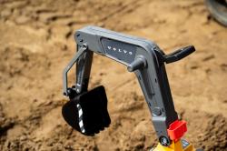 Falk Volvo Digger plně kloubový s otevíratelným sedadlem