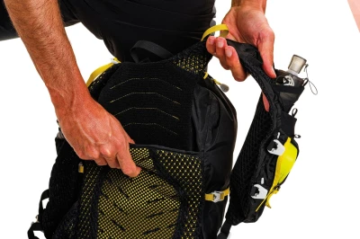 Ferrino X-Dry 15+3 černý nepromokavý běžecký batoh