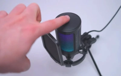 Fifine A6V růžový herní mikrofon