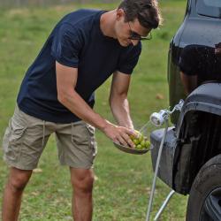 Flextail Bateriová outdoorová sprcha MAX Shower v pouzdře