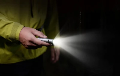 Flextail Zero 1200 černá LED svítilna