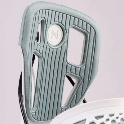 Flow Fuse white 26/27 snowboardové vázání (výklopná pata)