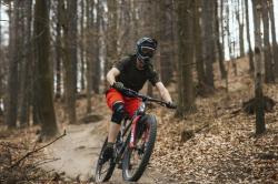 Force BLADE MTB červené šortky s odnímatelnou vložkou POUZE M (VÝPRODEJ)