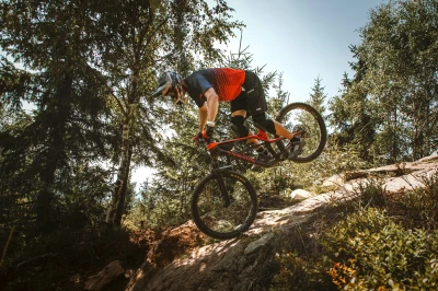 Force BLADE MTB černé cyklokraťasy s odnímatelnou vložkou