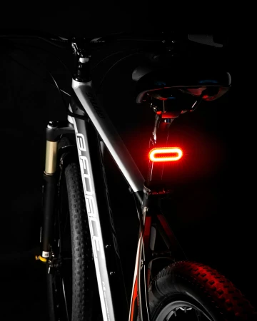 Force Blikačka zadní ARC 40LM, 30x LED, USB