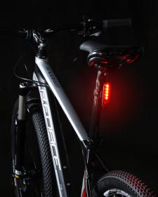 Force Blikačka zadní DOT 20LM, 5x LED, USB