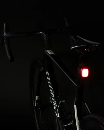 Force Blikačka zadní NUB 50 LM, 24 LED, USB