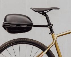 Force Taška pod sedlo CRUST s držiakom, čierna