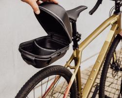 Force Taška pod sedlo CRUST s držiakom, čierna