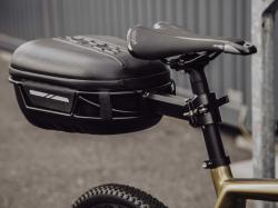 Force Brašna pod sedlo CRUST XL s držákem, černá