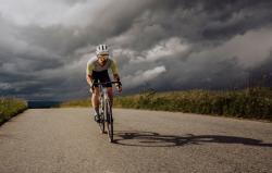 Force GLARE biele, žlté zrkadlové sklo cyklistické okuliare