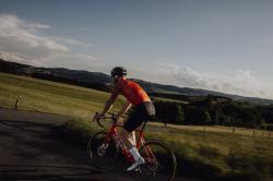 Force SCRIPT cihlový cyklodres - kr. rukáv