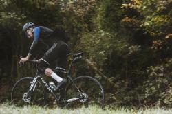 Force SMOOTH černo-bílé kraťasy se šráky a vložkou