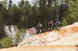 Force LIFE černo-petrolej-červený cyklodres